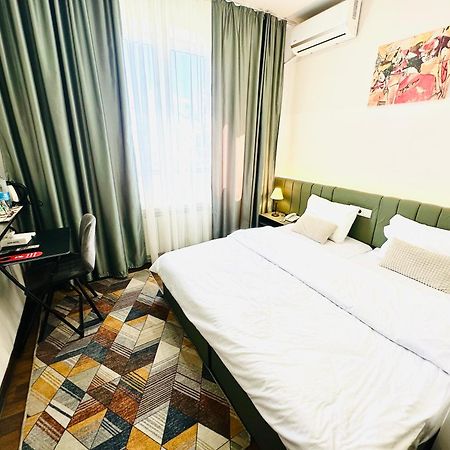 NAVA Hotel Jerevan Buitenkant foto