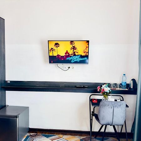 NAVA Hotel Jerevan Buitenkant foto