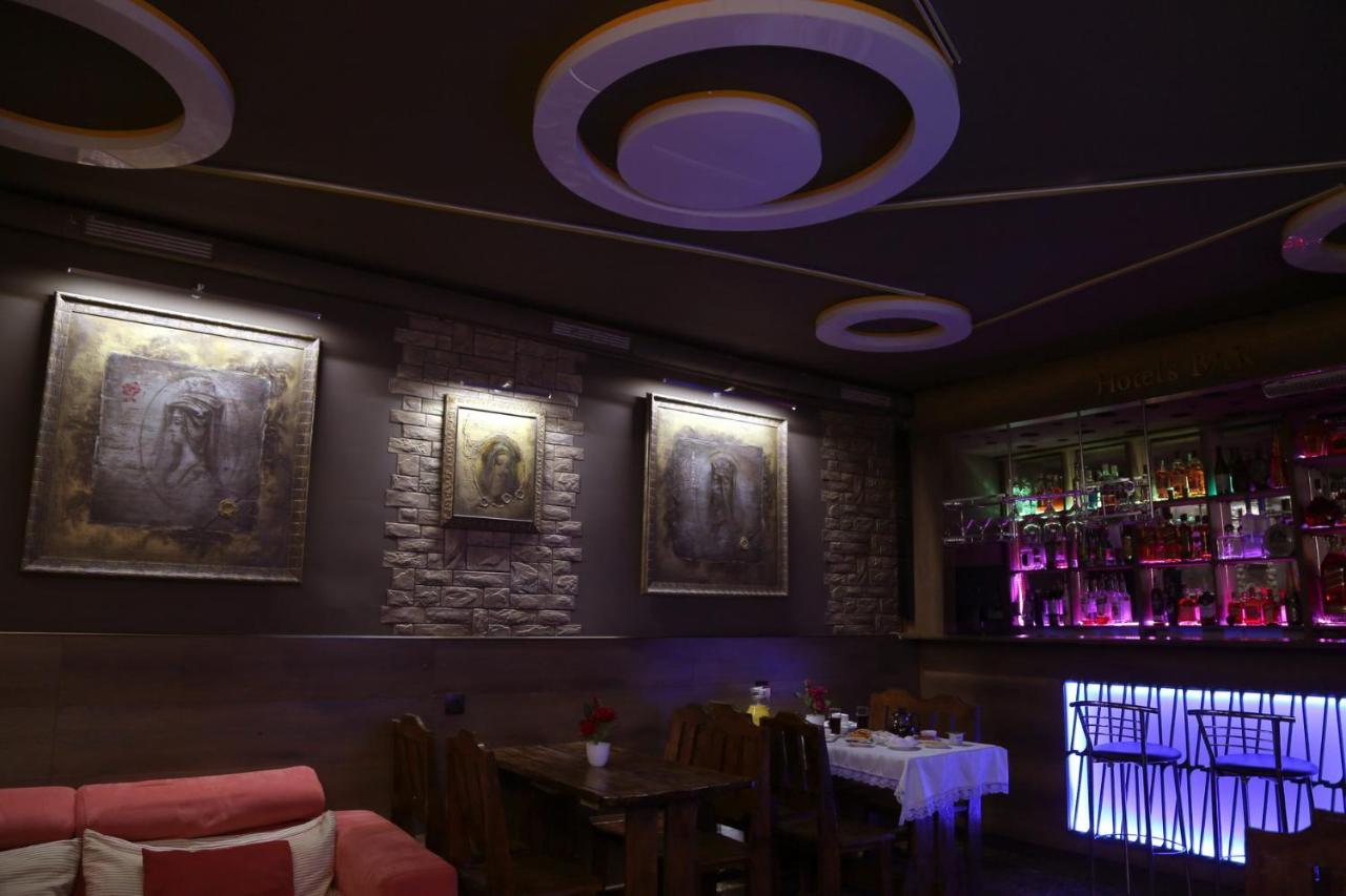 NAVA Hotel Jerevan Buitenkant foto