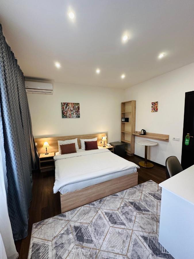 NAVA Hotel Jerevan Buitenkant foto