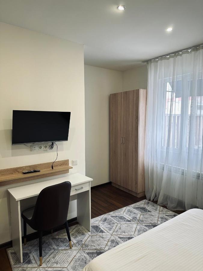 NAVA Hotel Jerevan Buitenkant foto