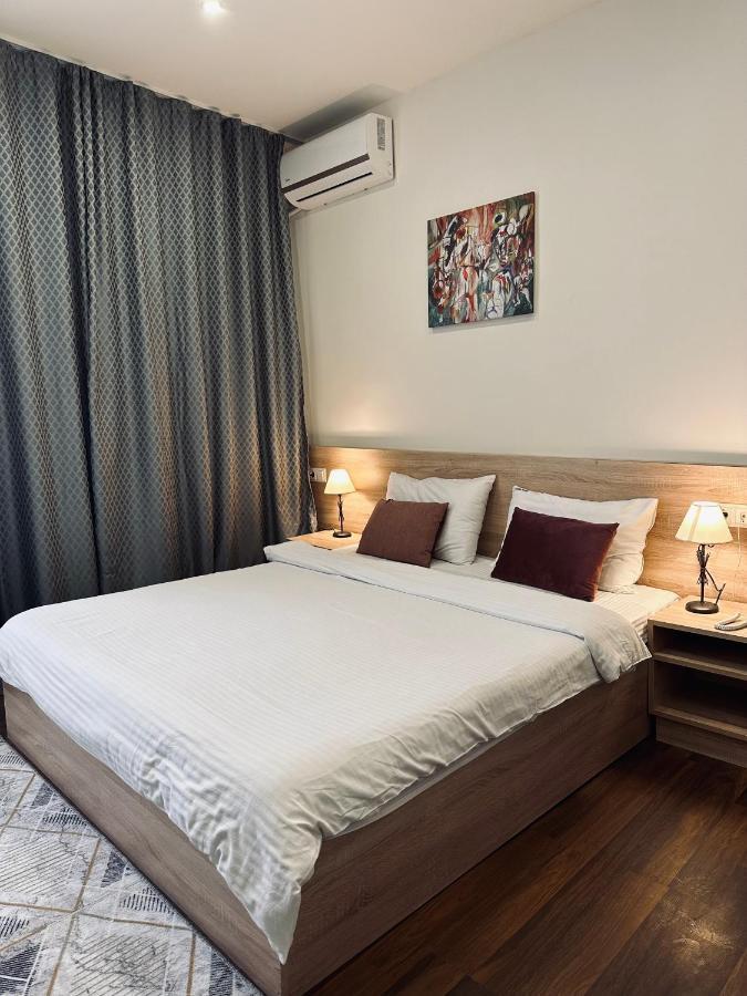 NAVA Hotel Jerevan Buitenkant foto