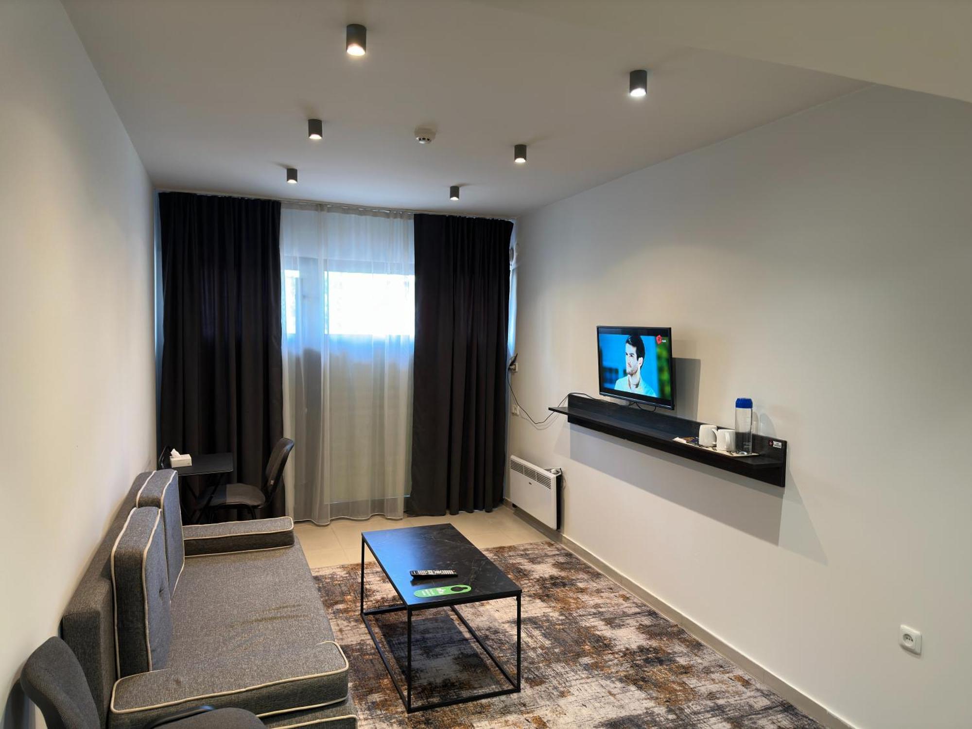 NAVA Hotel Jerevan Buitenkant foto