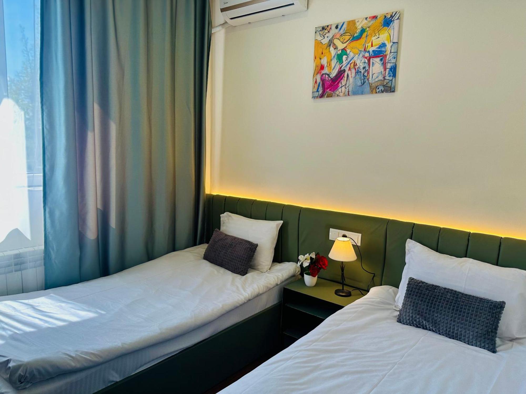NAVA Hotel Jerevan Buitenkant foto